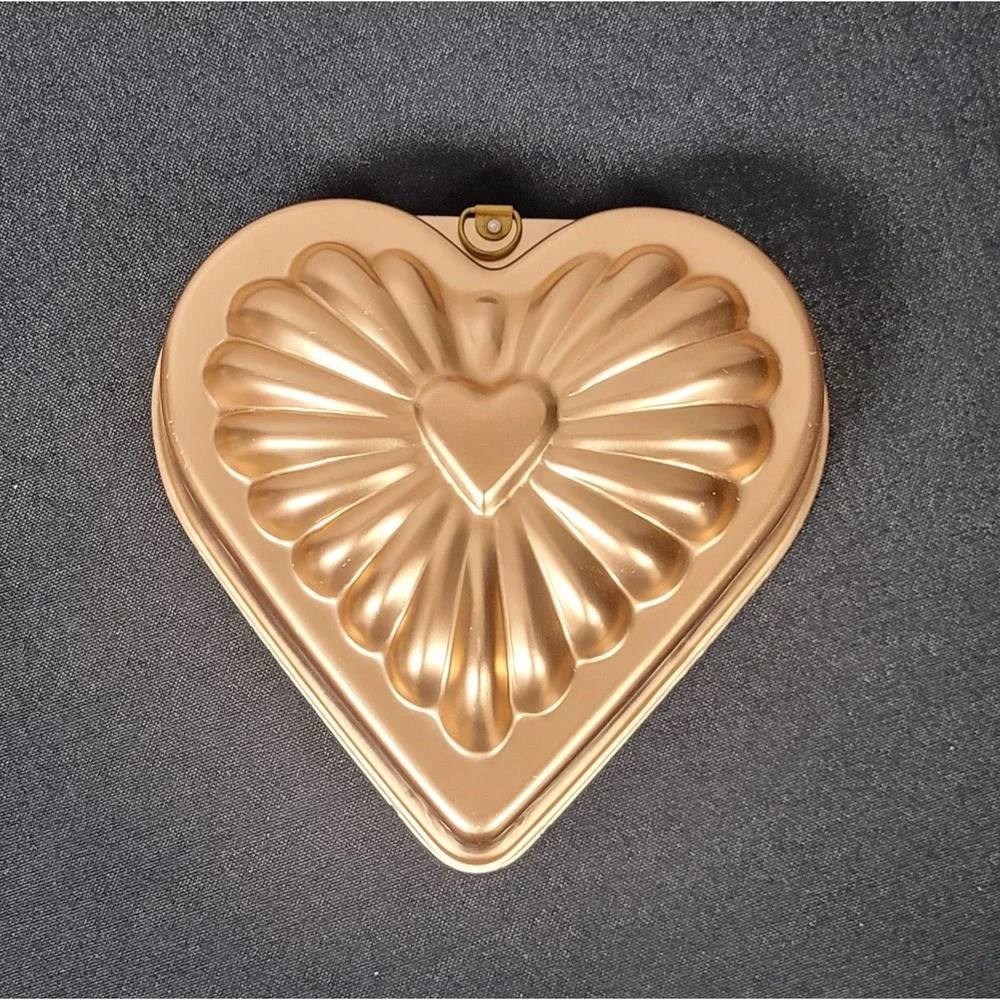 Vintage 1960s Heart-shaped Copper-Tone Aluminum Jello Mold Wall Decor